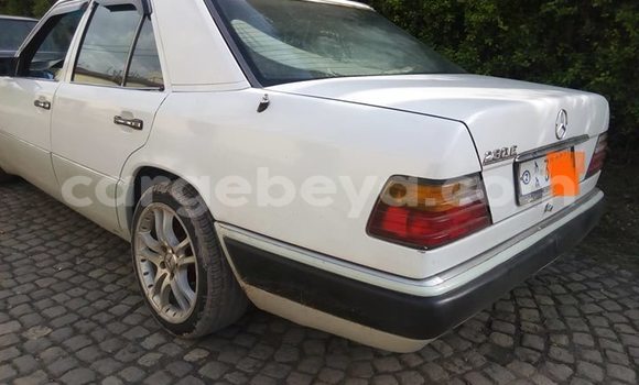 Buy Used Mercedes-Benz C–Class White Car in Addis–Ababa in Ethiopia Buy Used Mercedes-Benz C–Class White Car in Addis–Ababa in Ethiopia