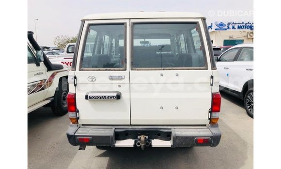Buy Import Toyota Land Cruiser White Car in Import - Dubai in Ethiopia Buy Import Toyota Land Cruiser White Car in Import - Dubai in Ethiopia
