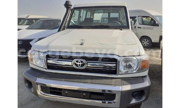 Acheter Import Voiture Toyota Land Cruiser Blanc à Import - Dubai, Ethiopie Acheter Import Voiture Toyota Land Cruiser Blanc à Import - Dubai, Ethiopie