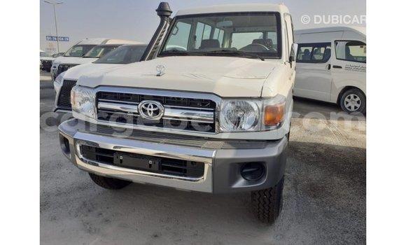 Acheter Import Voiture Toyota Land Cruiser Blanc à Import - Dubai, Ethiopie Acheter Import Voiture Toyota Land Cruiser Blanc à Import - Dubai, Ethiopie