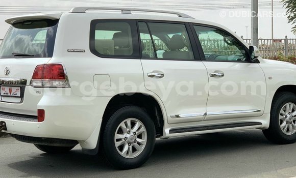 Buy Import Toyota Land Cruiser White Car in Import - Dubai in Ethiopia Buy Import Toyota Land Cruiser White Car in Import - Dubai in Ethiopia