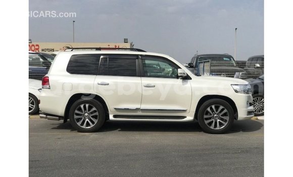 Buy Import Toyota Land Cruiser White Car in Import - Dubai in Ethiopia Buy Import Toyota Land Cruiser White Car in Import - Dubai in Ethiopia