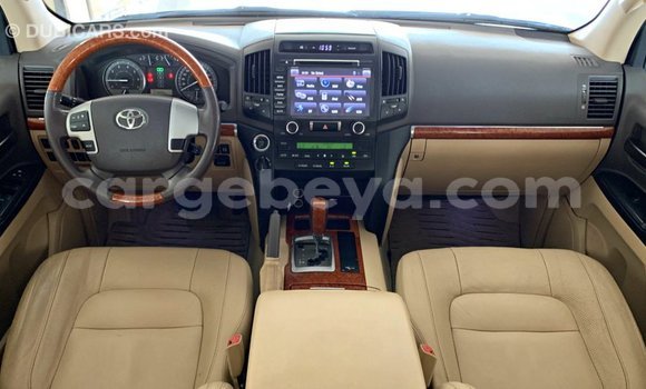 ይግዙ Imported Toyota Land Cruiser ጥቁር መኪና በ Import - Dubai በ ኢትዮጵያ ይግዙ Imported Toyota Land Cruiser ጥቁር መኪና በ Import - Dubai በ ኢትዮጵያ