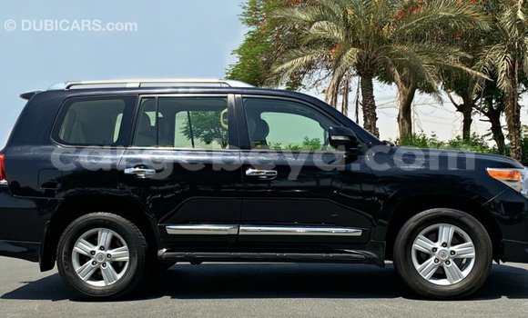ይግዙ Imported Toyota Land Cruiser ጥቁር መኪና በ Import - Dubai በ ኢትዮጵያ ይግዙ Imported Toyota Land Cruiser ጥቁር መኪና በ Import - Dubai በ ኢትዮጵያ