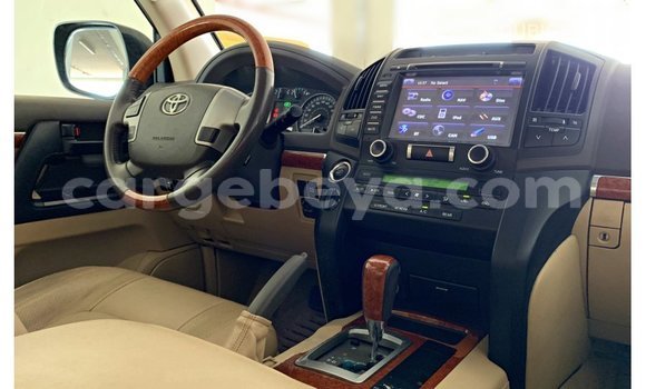 ይግዙ Imported Toyota Land Cruiser ጥቁር መኪና በ Import - Dubai በ ኢትዮጵያ ይግዙ Imported Toyota Land Cruiser ጥቁር መኪና በ Import - Dubai በ ኢትዮጵያ