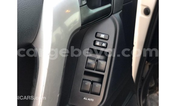 Acheter Import Voiture Toyota Prado Blanc à Import - Dubai, Ethiopie Acheter Import Voiture Toyota Prado Blanc à Import - Dubai, Ethiopie