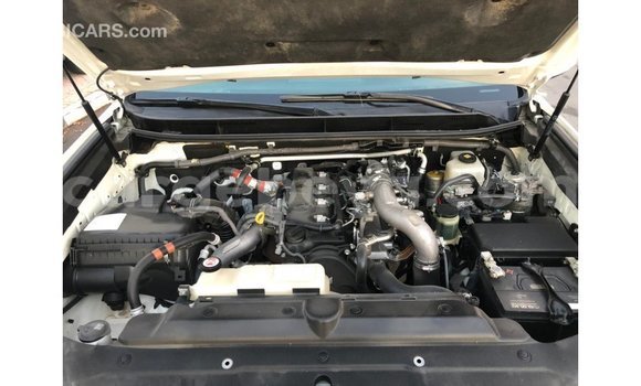 Acheter Import Voiture Toyota Prado Blanc à Import - Dubai, Ethiopie Acheter Import Voiture Toyota Prado Blanc à Import - Dubai, Ethiopie