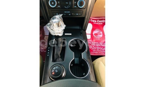 Acheter Import Voiture Ford Explorer Rouge à Import - Dubai, Ethiopie Acheter Import Voiture Ford Explorer Rouge à Import - Dubai, Ethiopie