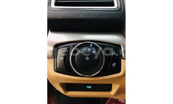 Acheter Import Voiture Ford Explorer Rouge à Import - Dubai, Ethiopie Acheter Import Voiture Ford Explorer Rouge à Import - Dubai, Ethiopie