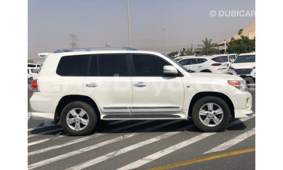 Buy Import Toyota Land Cruiser White Car in Import - Dubai in Ethiopia Buy Import Toyota Land Cruiser White Car in Import - Dubai in Ethiopia