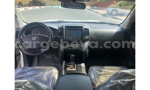 Buy Import Toyota Land Cruiser White Car in Import - Dubai in Ethiopia Buy Import Toyota Land Cruiser White Car in Import - Dubai in Ethiopia
