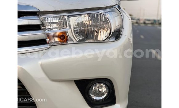 Acheter Import Voiture Toyota Hilux Blanc à Import - Dubai, Ethiopie Acheter Import Voiture Toyota Hilux Blanc à Import - Dubai, Ethiopie