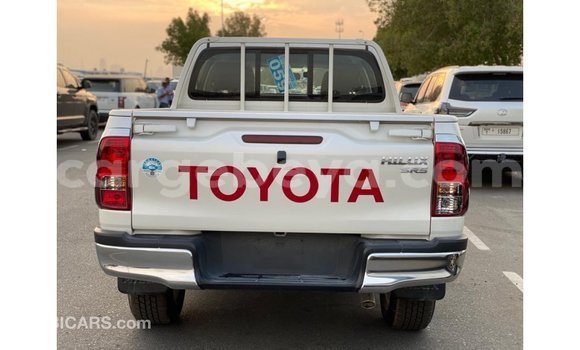 Acheter Import Voiture Toyota Hilux Blanc à Import - Dubai, Ethiopie Acheter Import Voiture Toyota Hilux Blanc à Import - Dubai, Ethiopie