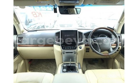 Buy Import Toyota Land Cruiser White Car in Import - Dubai in Ethiopia Buy Import Toyota Land Cruiser White Car in Import - Dubai in Ethiopia