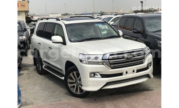 Buy Import Toyota Land Cruiser White Car in Import - Dubai in Ethiopia Buy Import Toyota Land Cruiser White Car in Import - Dubai in Ethiopia