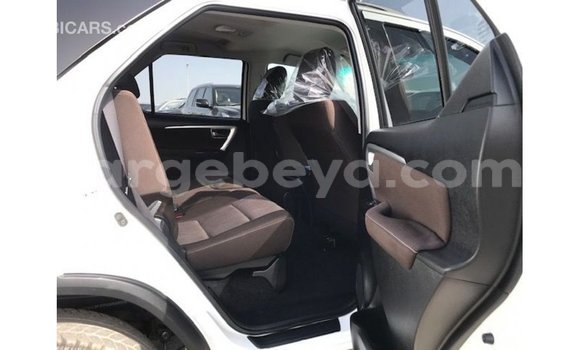 ይግዙ Imported Toyota Fortuner ነጭ መኪና በ Import - Dubai በ ኢትዮጵያ ይግዙ Imported Toyota Fortuner ነጭ መኪና በ Import - Dubai በ ኢትዮጵያ