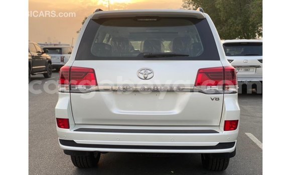 Buy Import Toyota DA White Truck in Import - Dubai in Ethiopia Buy Import Toyota DA White Truck in Import - Dubai in Ethiopia