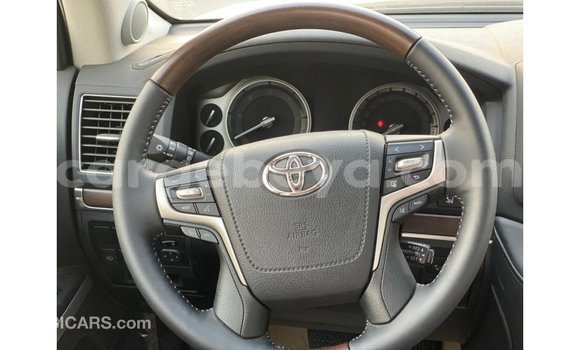 Buy Import Toyota DA White Truck in Import - Dubai in Ethiopia Buy Import Toyota DA White Truck in Import - Dubai in Ethiopia