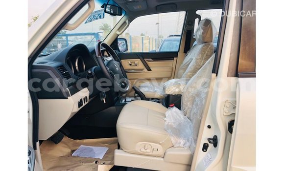 Acheter Import Voiture Mitsubishi Pajero Blanc à Import - Dubai, Ethiopie Acheter Import Voiture Mitsubishi Pajero Blanc à Import - Dubai, Ethiopie