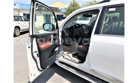 Buy Import Toyota Land Cruiser White Car in Import - Dubai in Ethiopia Buy Import Toyota Land Cruiser White Car in Import - Dubai in Ethiopia