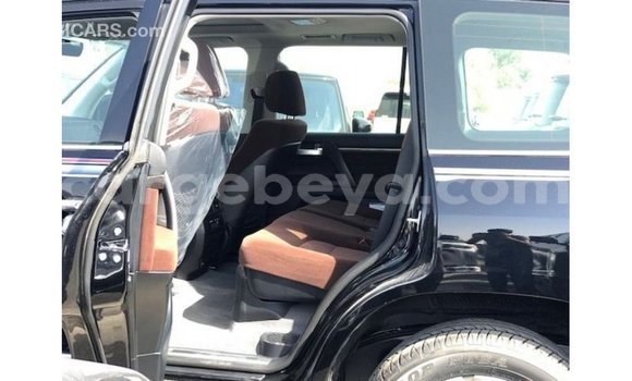 ይግዙ Imported Toyota Land Cruiser ጥቁር መኪና በ Import - Dubai በ ኢትዮጵያ ይግዙ Imported Toyota Land Cruiser ጥቁር መኪና በ Import - Dubai በ ኢትዮጵያ