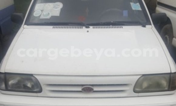 Buy Used Kia Carens White Car in Addis–Ababa in Ethiopia
