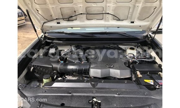 Acheter Import Voiture Toyota Prado Blanc à Import - Dubai, Ethiopie Acheter Import Voiture Toyota Prado Blanc à Import - Dubai, Ethiopie