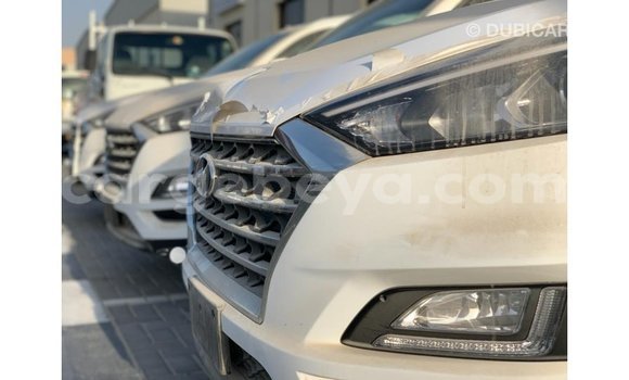 Acheter Import Voiture Hyundai Tucson Blanc à Import - Dubai, Ethiopie Acheter Import Voiture Hyundai Tucson Blanc à Import - Dubai, Ethiopie