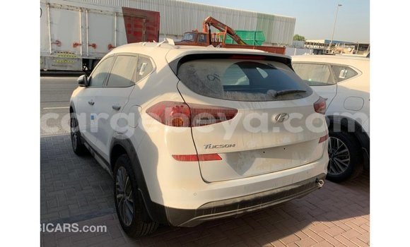 Acheter Import Voiture Hyundai Tucson Blanc à Import - Dubai, Ethiopie Acheter Import Voiture Hyundai Tucson Blanc à Import - Dubai, Ethiopie