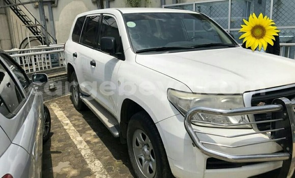 Buy Used Toyota Land Cruiser Prado White Car in Addis–Ababa in Ethiopia Buy Used Toyota Land Cruiser Prado White Car in Addis–Ababa in Ethiopia
