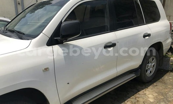 Buy Used Toyota Land Cruiser Prado White Car in Addis–Ababa in Ethiopia Buy Used Toyota Land Cruiser Prado White Car in Addis–Ababa in Ethiopia