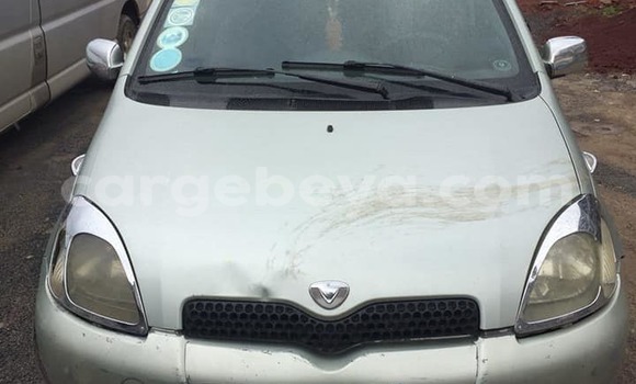 Oofamaa Toyota Vitz Silver Makiinaa iti Addis–Ababa keessatti Ethiopia keessatti Oofamaa Toyota Vitz Silver Makiinaa iti Addis–Ababa keessatti Ethiopia keessatti