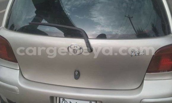 Oofamaa Toyota Vitz Silver Makiinaa iti Addis–Ababa keessatti Ethiopia keessatti Oofamaa Toyota Vitz Silver Makiinaa iti Addis–Ababa keessatti Ethiopia keessatti