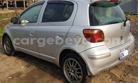 Oofamaa Toyota Vitz Silver Makiinaa iti Addis–Ababa keessatti Ethiopia keessatti Oofamaa Toyota Vitz Silver Makiinaa iti Addis–Ababa keessatti Ethiopia keessatti