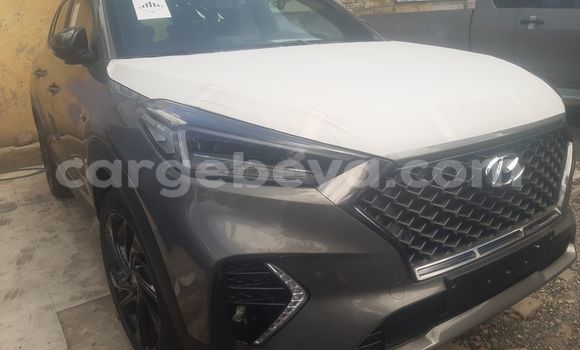 Oofamaa Hyundai Tucson Black Makiinaa iti Addis–Ababa keessatti Ethiopia keessatti Oofamaa Hyundai Tucson Black Makiinaa iti Addis–Ababa keessatti Ethiopia keessatti