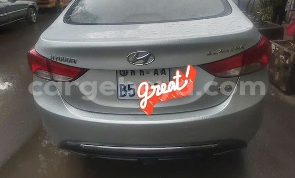 Oofamaa Hyundai Elantra Silver Makiinaa iti Addis–Ababa keessatti Ethiopia keessatti Oofamaa Hyundai Elantra Silver Makiinaa iti Addis–Ababa keessatti Ethiopia keessatti
