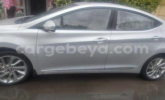 Oofamaa Hyundai Elantra Silver Makiinaa iti Addis–Ababa keessatti Ethiopia keessatti Oofamaa Hyundai Elantra Silver Makiinaa iti Addis–Ababa keessatti Ethiopia keessatti
