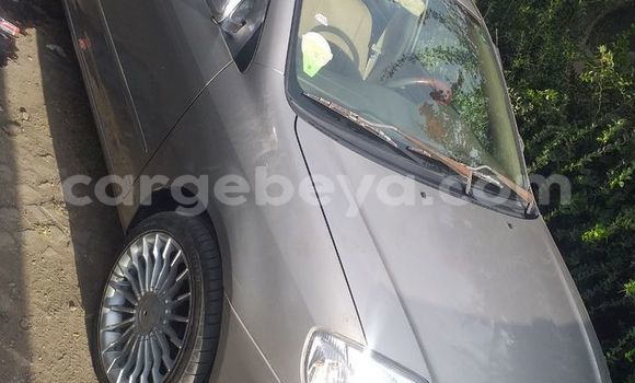 Oofamaa Toyota Corolla Brown Makiinaa iti Addis–Ababa keessatti Ethiopia keessatti Oofamaa Toyota Corolla Brown Makiinaa iti Addis–Ababa keessatti Ethiopia keessatti