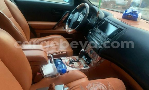 Oofamaa Infiniti FX Brown Makiinaa iti Addis–Ababa keessatti Ethiopia keessatti Oofamaa Infiniti FX Brown Makiinaa iti Addis–Ababa keessatti Ethiopia keessatti