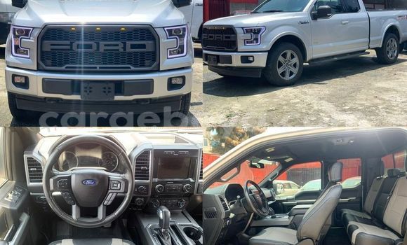 Oofamaa Ford F–150 White Makiinaa iti Addis–Ababa keessatti Ethiopia keessatti Oofamaa Ford F–150 White Makiinaa iti Addis–Ababa keessatti Ethiopia keessatti