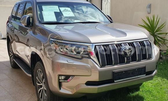 Oofamaa Toyota Land Cruiser Prado Other Makiinaa iti Addis–Ababa keessatti Ethiopia keessatti Oofamaa Toyota Land Cruiser Prado Other Makiinaa iti Addis–Ababa keessatti Ethiopia keessatti