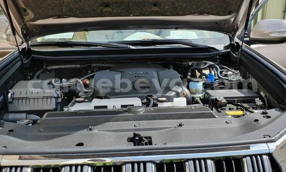 Oofamaa Toyota Land Cruiser Prado Other Makiinaa iti Addis–Ababa keessatti Ethiopia keessatti Oofamaa Toyota Land Cruiser Prado Other Makiinaa iti Addis–Ababa keessatti Ethiopia keessatti