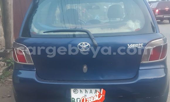 Oofamaa Toyota Vitz Blue Makiinaa iti Addis–Ababa keessatti Ethiopia keessatti Oofamaa Toyota Vitz Blue Makiinaa iti Addis–Ababa keessatti Ethiopia keessatti
