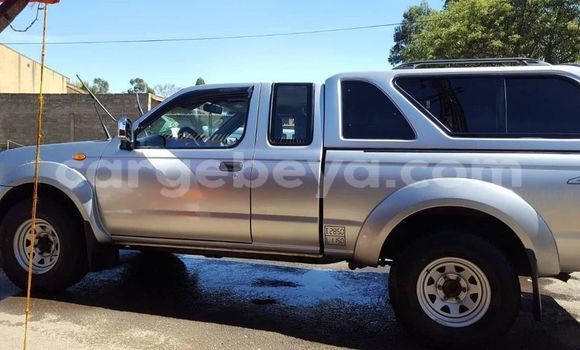 Buy Used Nissan Navara Silver Car in Addis–Ababa in Ethiopia Buy Used Nissan Navara Silver Car in Addis–Ababa in Ethiopia