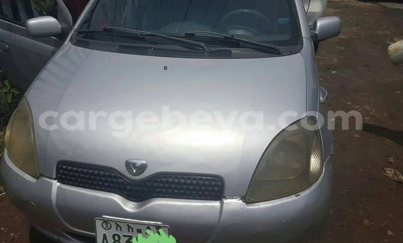 Oofamaa Toyota Vitz Silver Makiinaa iti Addis–Ababa keessatti Ethiopia keessatti Oofamaa Toyota Vitz Silver Makiinaa iti Addis–Ababa keessatti Ethiopia keessatti