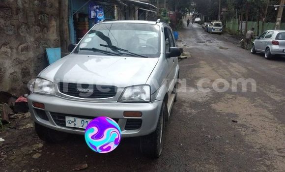 Oofamaa Daihatsu Terios Silver Makiinaa iti Addis–Ababa keessatti Ethiopia keessatti Oofamaa Daihatsu Terios Silver Makiinaa iti Addis–Ababa keessatti Ethiopia keessatti