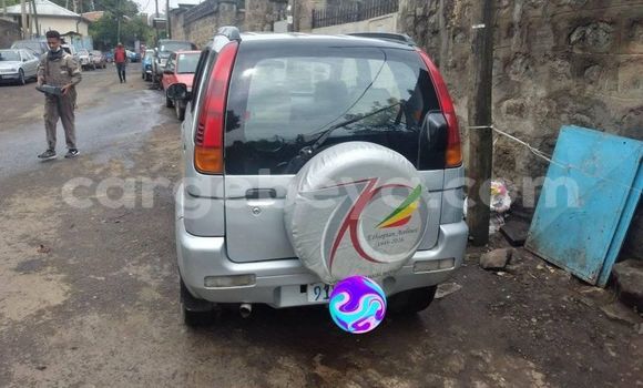 Oofamaa Daihatsu Terios Silver Makiinaa iti Addis–Ababa keessatti Ethiopia keessatti Oofamaa Daihatsu Terios Silver Makiinaa iti Addis–Ababa keessatti Ethiopia keessatti