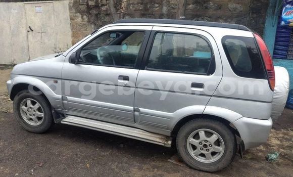 Oofamaa Daihatsu Terios Silver Makiinaa iti Addis–Ababa keessatti Ethiopia keessatti Oofamaa Daihatsu Terios Silver Makiinaa iti Addis–Ababa keessatti Ethiopia keessatti