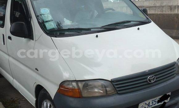 Buy Used Toyota Hiace White Car in Addis–Ababa in Ethiopia Buy Used Toyota Hiace White Car in Addis–Ababa in Ethiopia