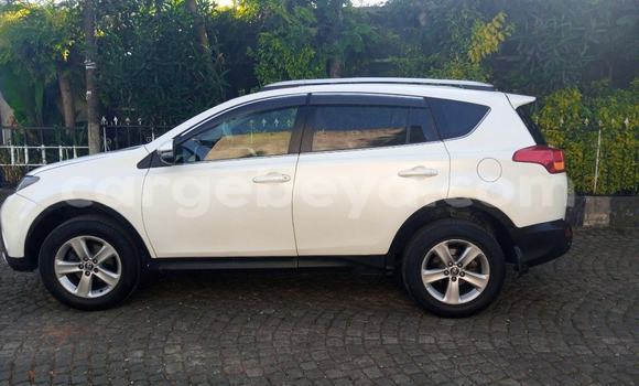 Buy Used Toyota RAV4 White Car in Addis–Ababa in Ethiopia Buy Used Toyota RAV4 White Car in Addis–Ababa in Ethiopia